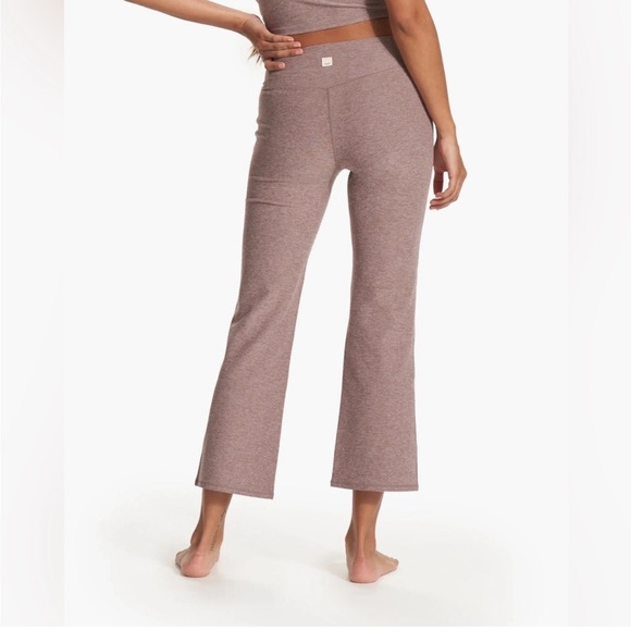 Vuori Women’s Mid Rise Elevation Slim Bootcut in Hazel Heather - Picture 2 of 14